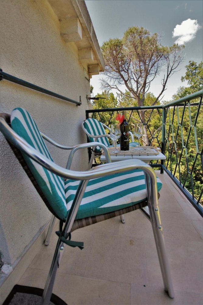 Apartman Laura Zaton