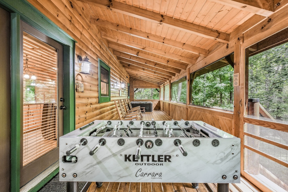 A Mountain Spirit 3 Bedroom Cabin by RedAwning