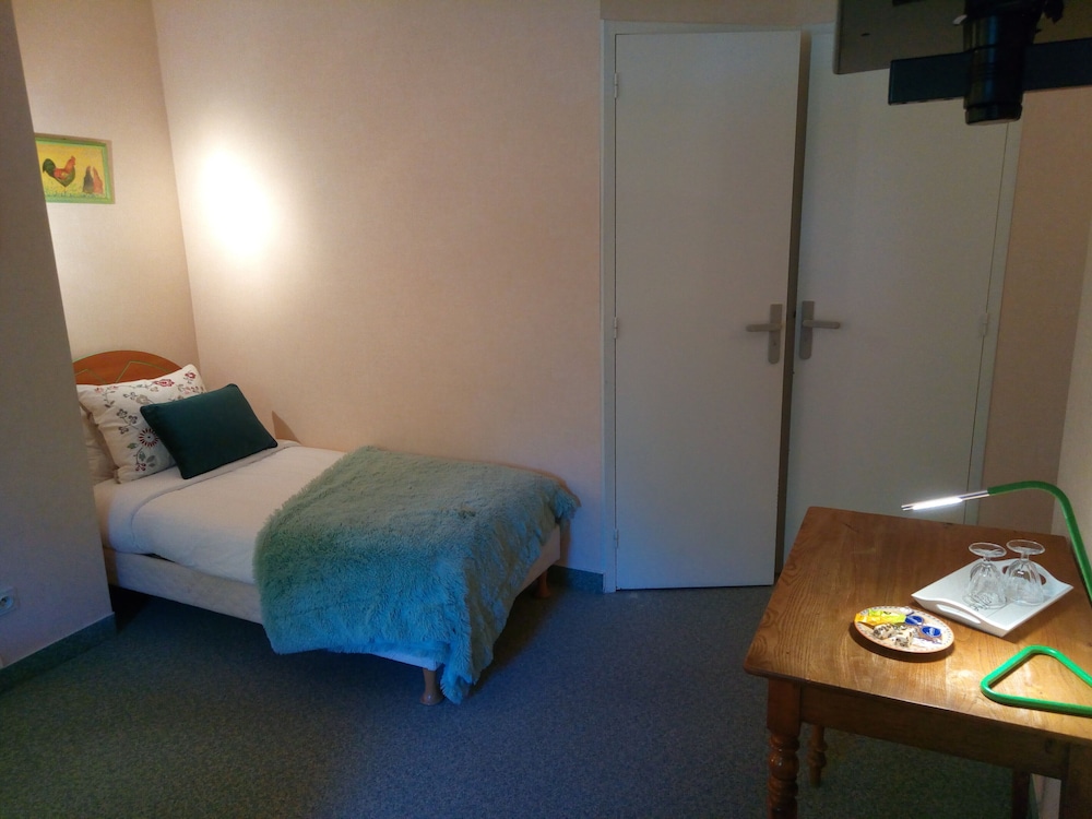 La Jacotiere en Pontorson — hotel room