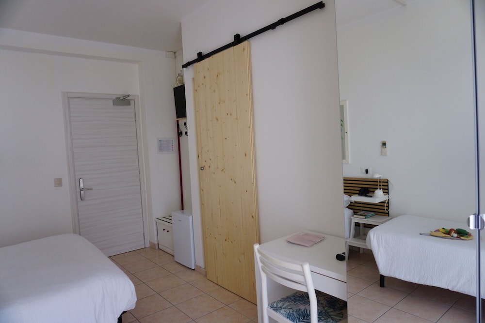 Le Petit Hotel