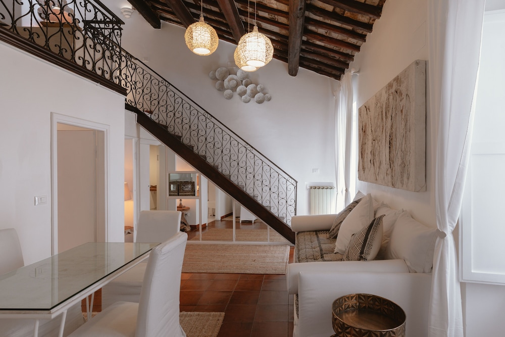 Navona Home
