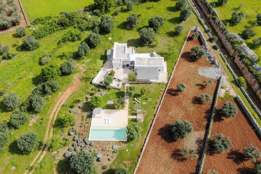 Ker Rail Villa with Pool by Wonderful Italy