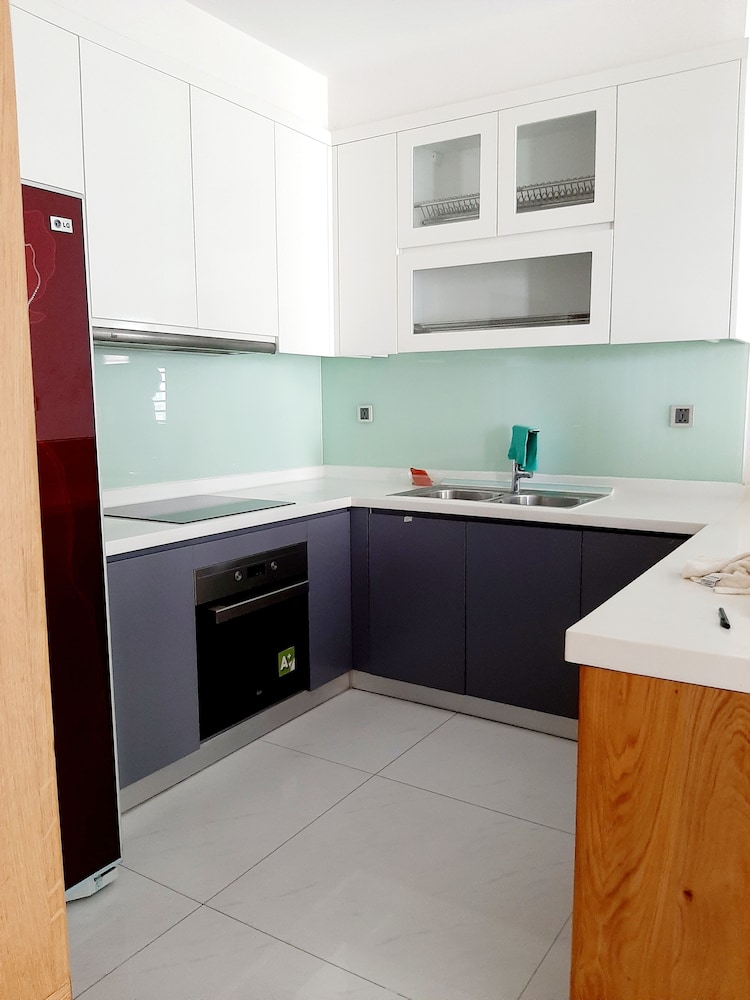 Spacious Modern 4-bed 140sqm Vinhomes Apartment