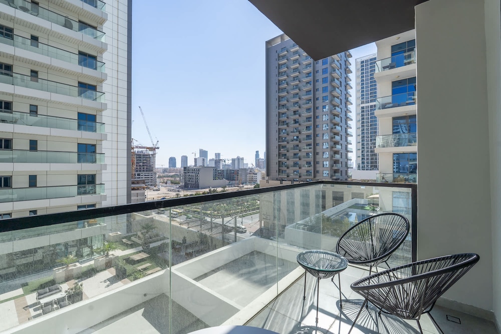 Outstanding Studio in Empire Residence JVC
