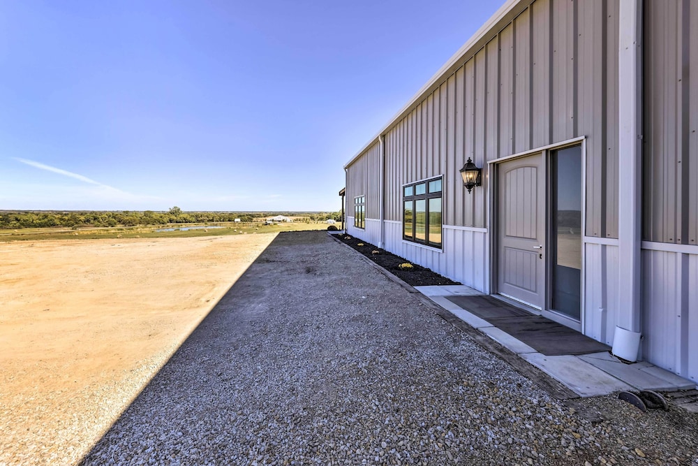'the Vista' Retreat 30 Mi to Kansas City! - Property Image 29