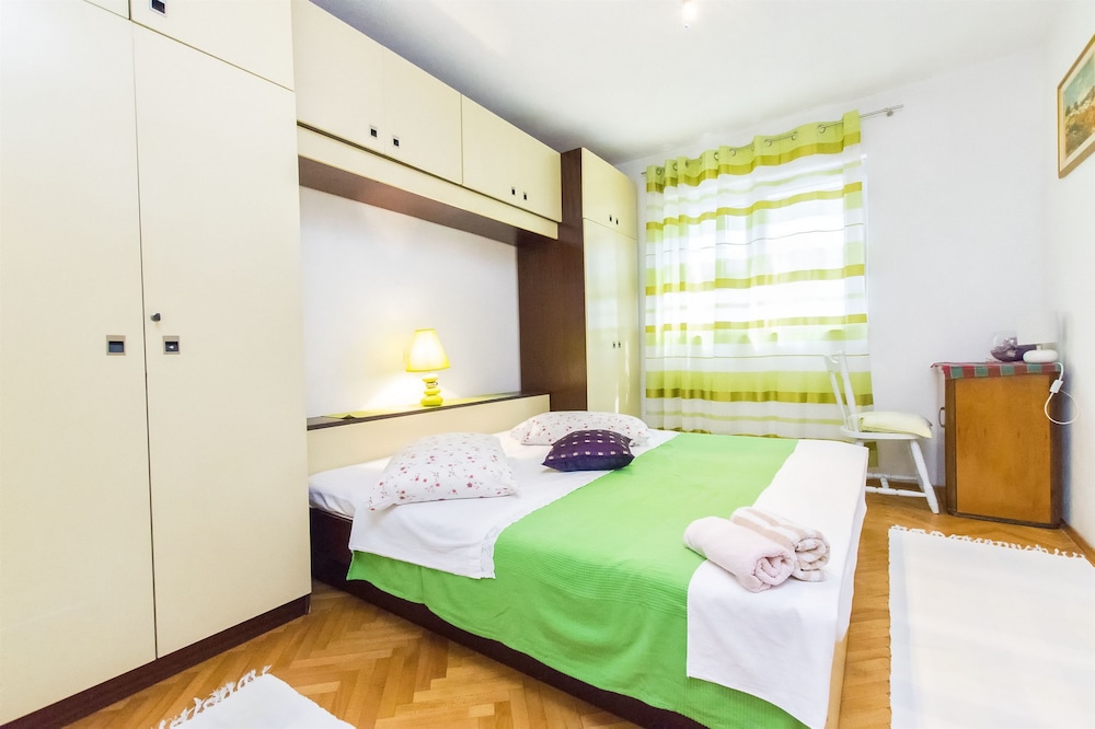 Apartment Zorka view 3