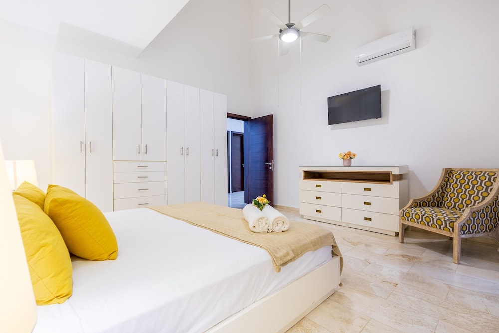 Villa Desiree 5BR Cocotal Luxury Villa Pool Maid