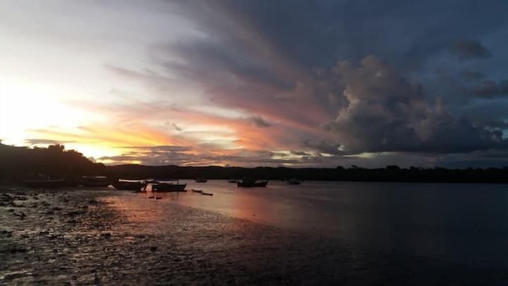 Casa de Temporada Felicidade, 38 Hóspedes, 2 Piscinas, 9 Suítes e 2 Churrasqueiras em Itacaré Bahia