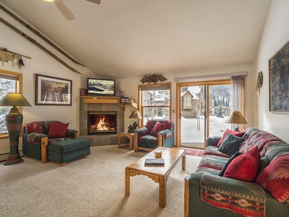 Snake River Village 3 Bedroom Apartment by Key to the Rockies