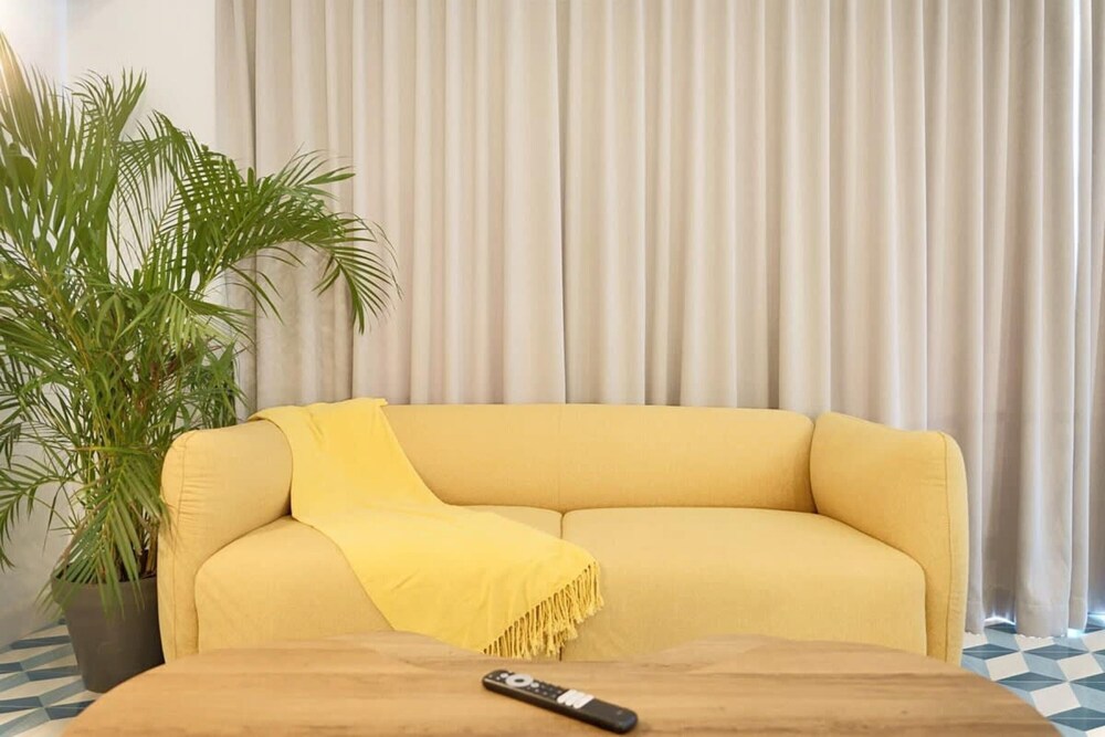 w Fancy Loft in Santa Ana