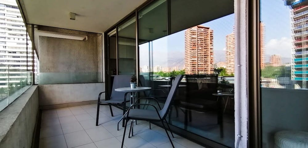 Kennedy Modern 2 Bed Apt in Las Condes