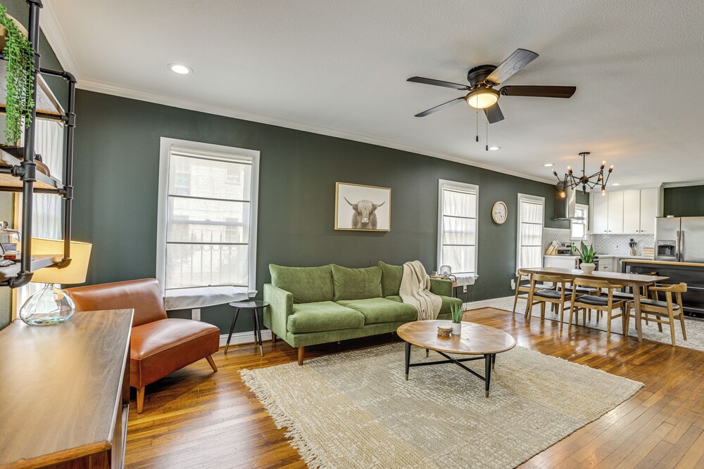 Condo 2 Mi to Houston Zoo & Museum District!