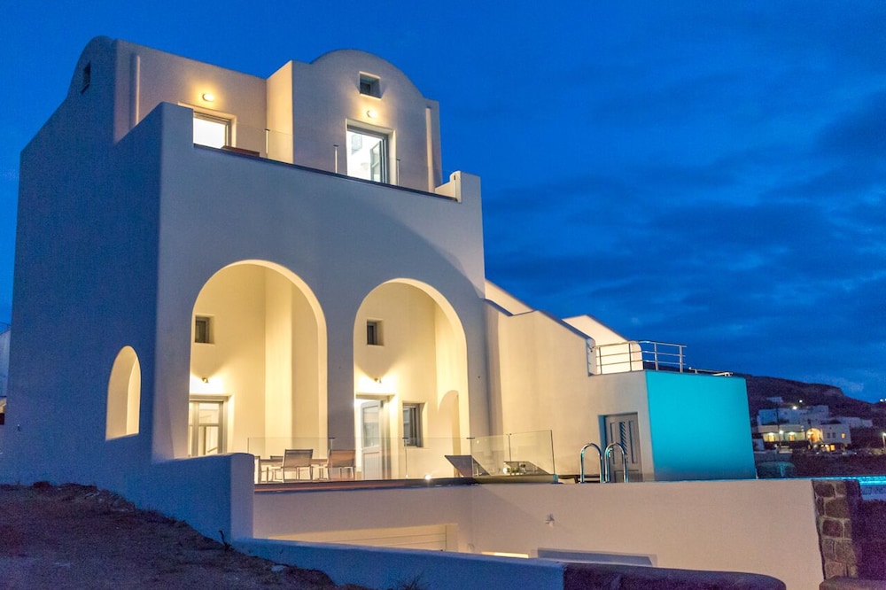 Luxe Maroussi Villas view 5