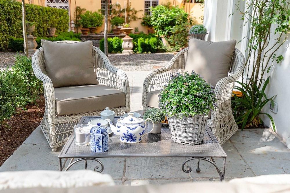 La Casina in Lucca With 2 Bedrooms and 3 Bathrooms view 4