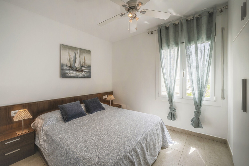 Apartment in Roses Near Canyelles Beach