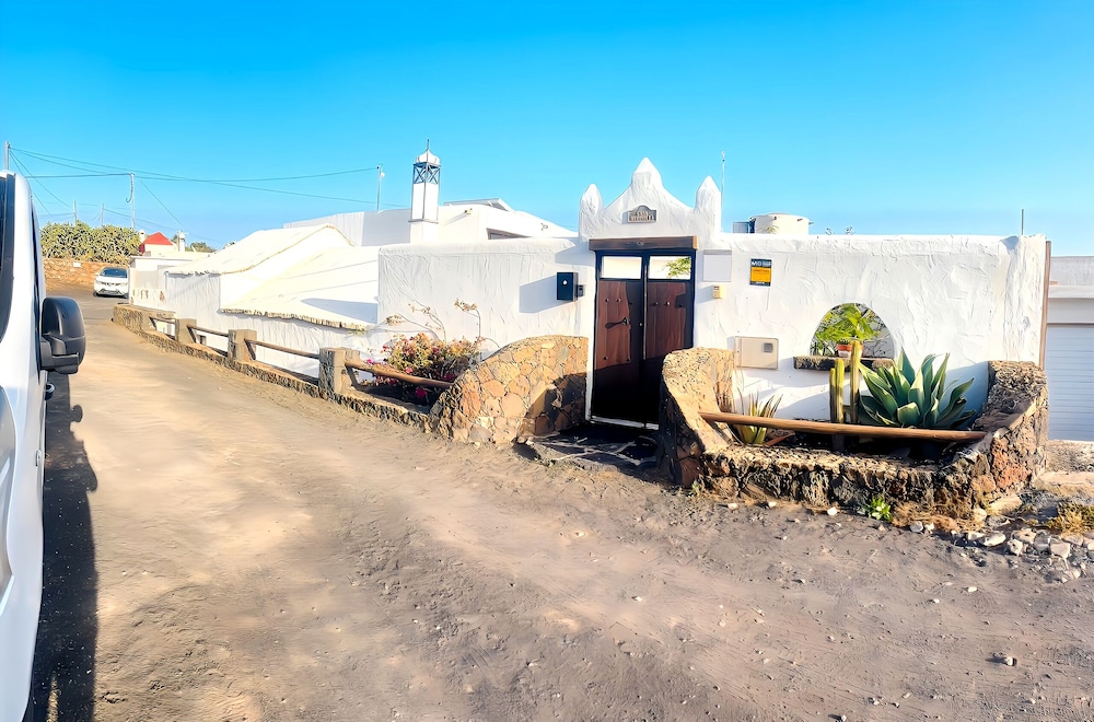 Villa Medinilla With Private Pool in Conil