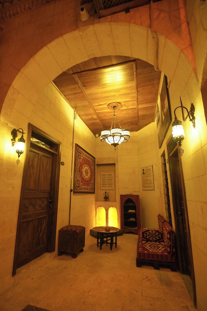 HAYATLI KONAK