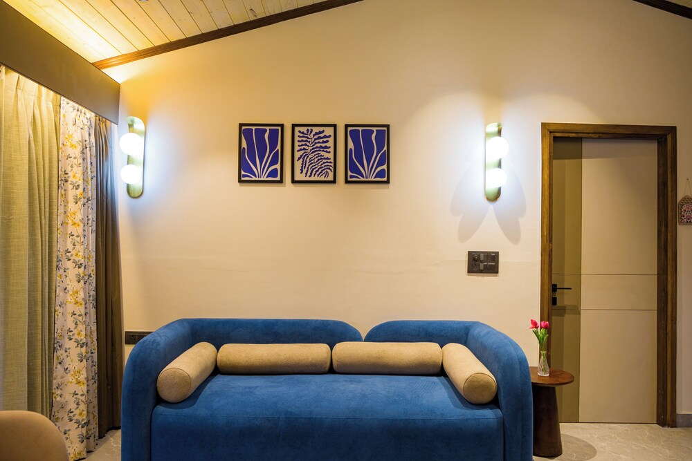 Elivaas Esh Cottage Willow | Hillside 1-room With Lush Garden, Common Pool Location