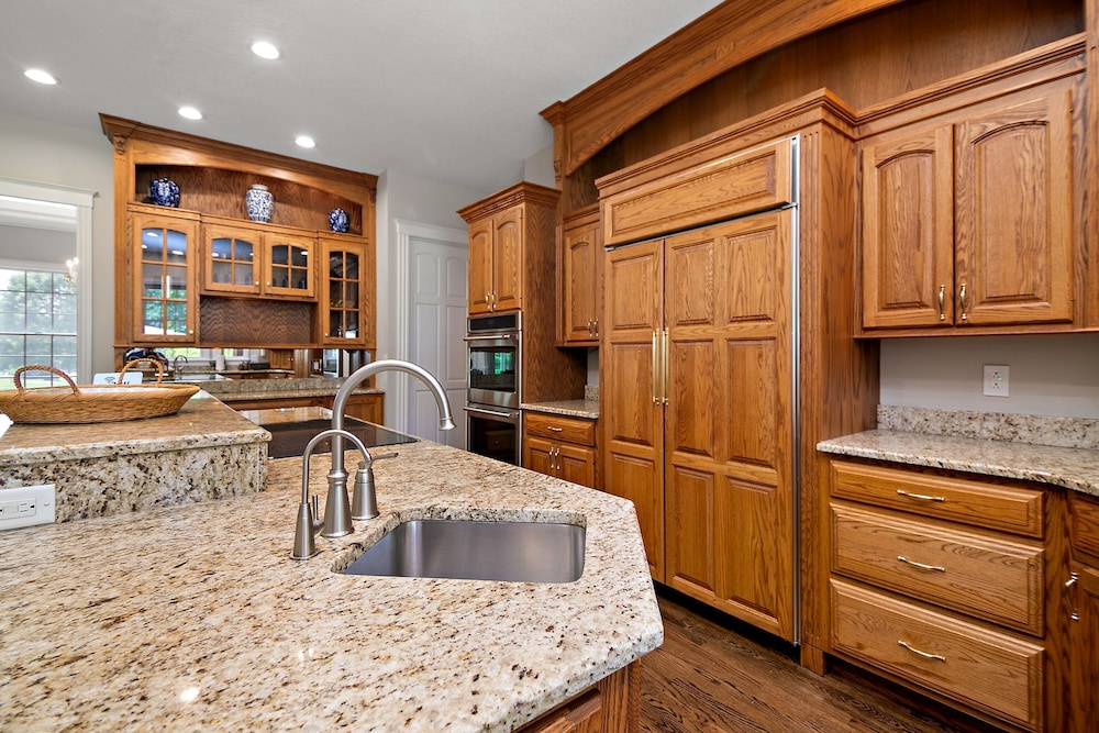 Private Riverbank 27-acre Estate 1 hr From Chicago