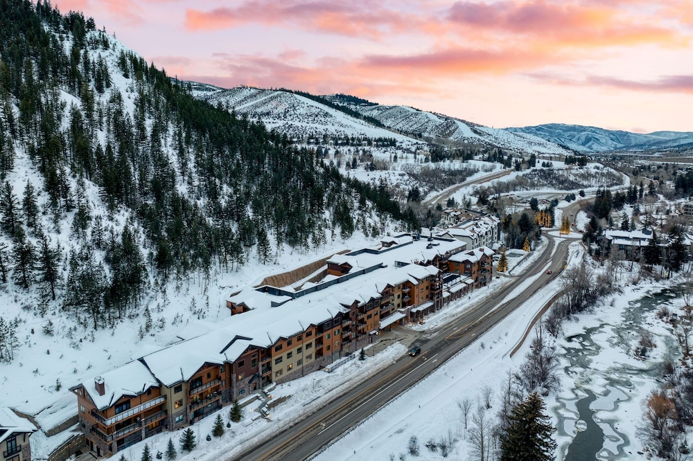 Alpine Oasis Luxury Living Near Vail With Outdoor Oasis Pool and Game Room