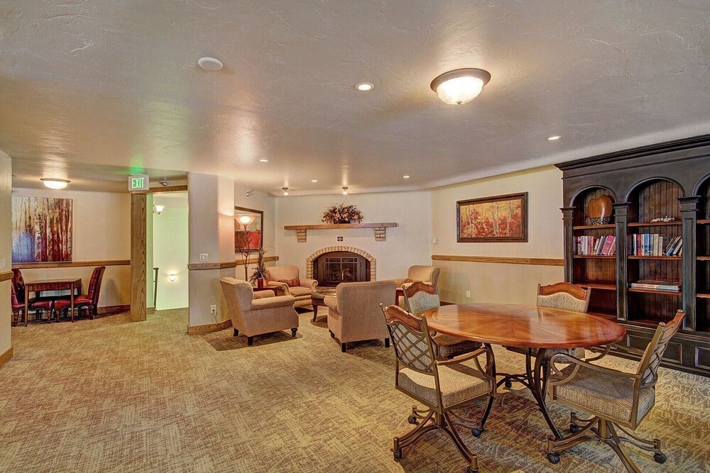Phoenix 118A - 3 Br Condo