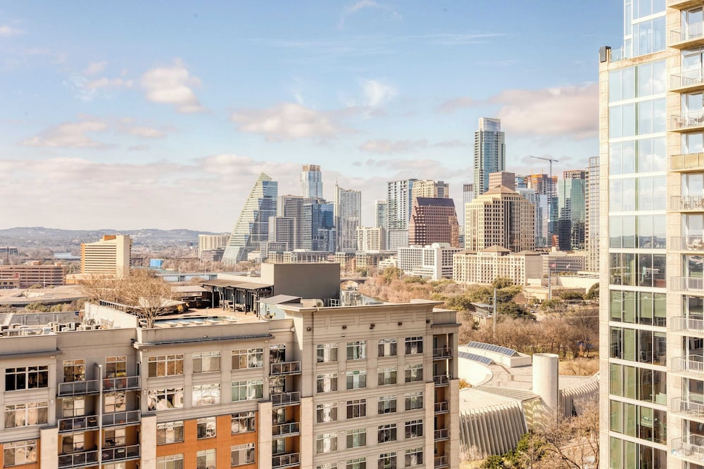 Sleeps 34! 11 Condos in New Austin High Rise w/ Rooftop Pool, Gym, Yoga Studio