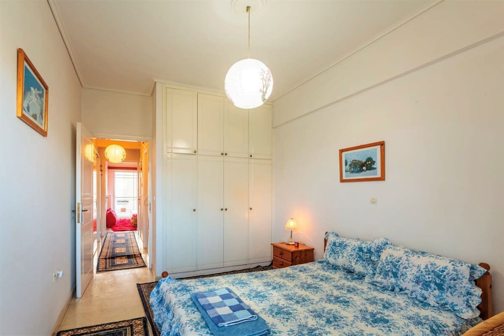 Bright Comfy Flat Near the Beach the City Center