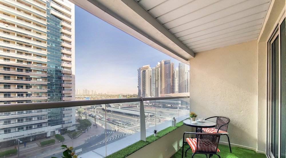 Manzil - Cozy 1BR in Dubai Marina w/ City Views