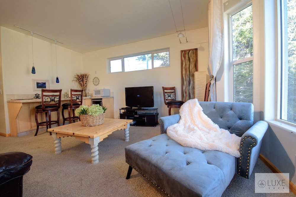 Lake Tahoe Vacations - Mv25: Waterfront Tahoe Keys Home -30 Days Minimum - Property Image 29