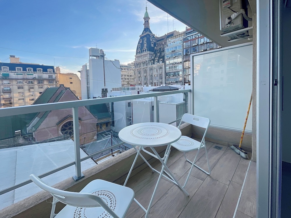 Ayres Suites Moreno