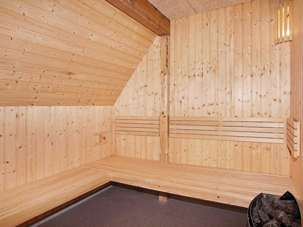 Attractive Holiday Home in Hemmet near Sea view 2