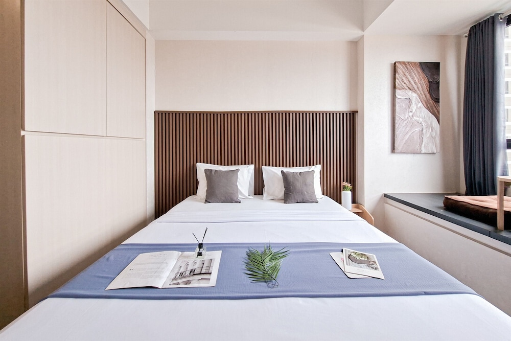 Modern Look Studio At Apartment Collins Boulevard