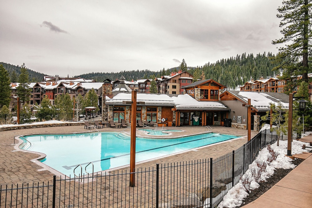 Cozy Northstar Ski Resort Condo view 3