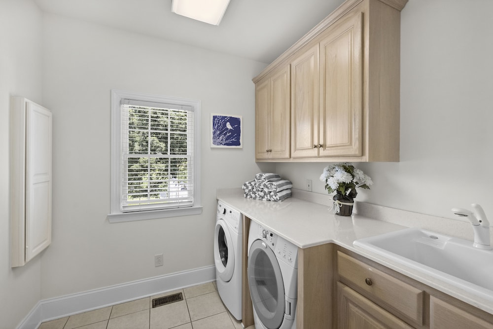 Make a Big Splash in 7BR Lake Norman Home!