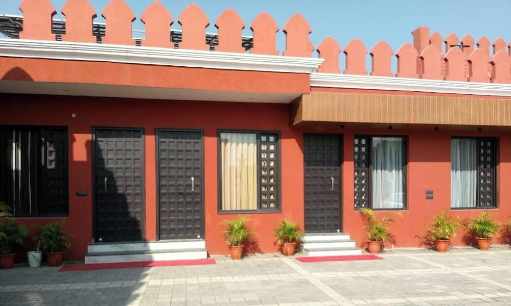 Krishna Farm