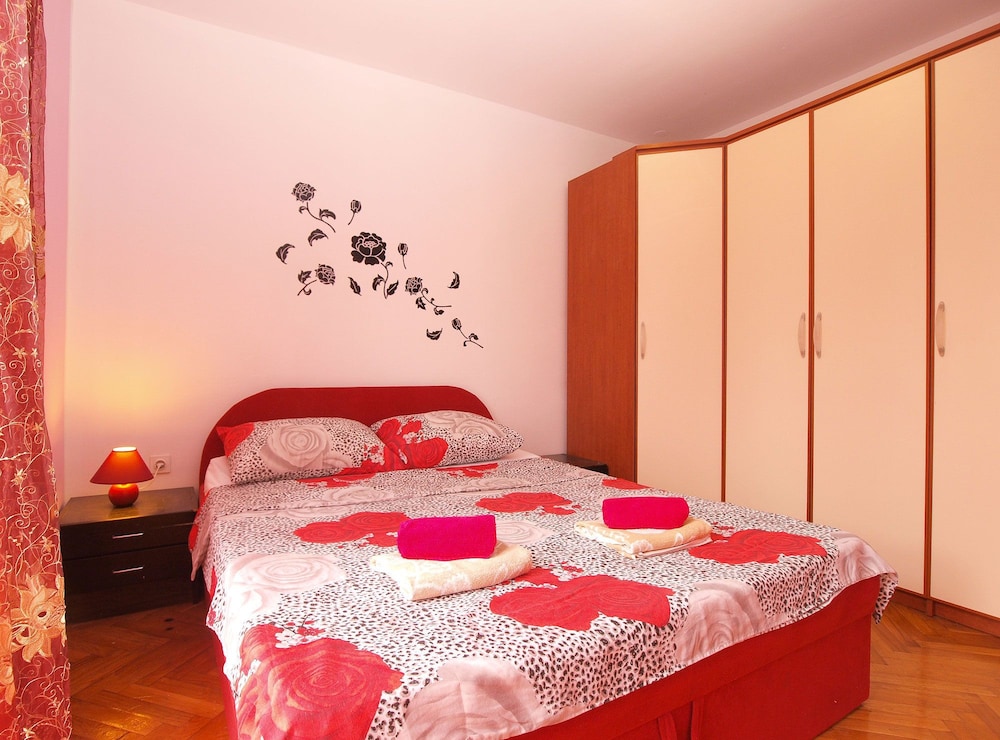 Apartment 1475 view 3