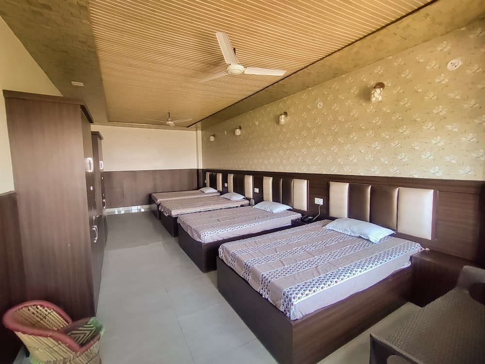 Cottage Club Inn