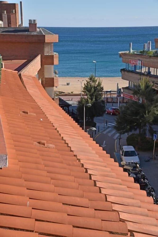 Apartamento con piscina comunitaria para familias view 2