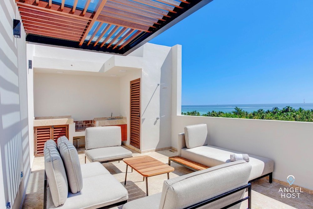 Jungle & Ocean View Condos