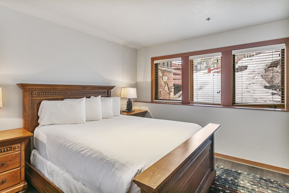 11 - Two Bedroom with Spa Enclave 2 Condo