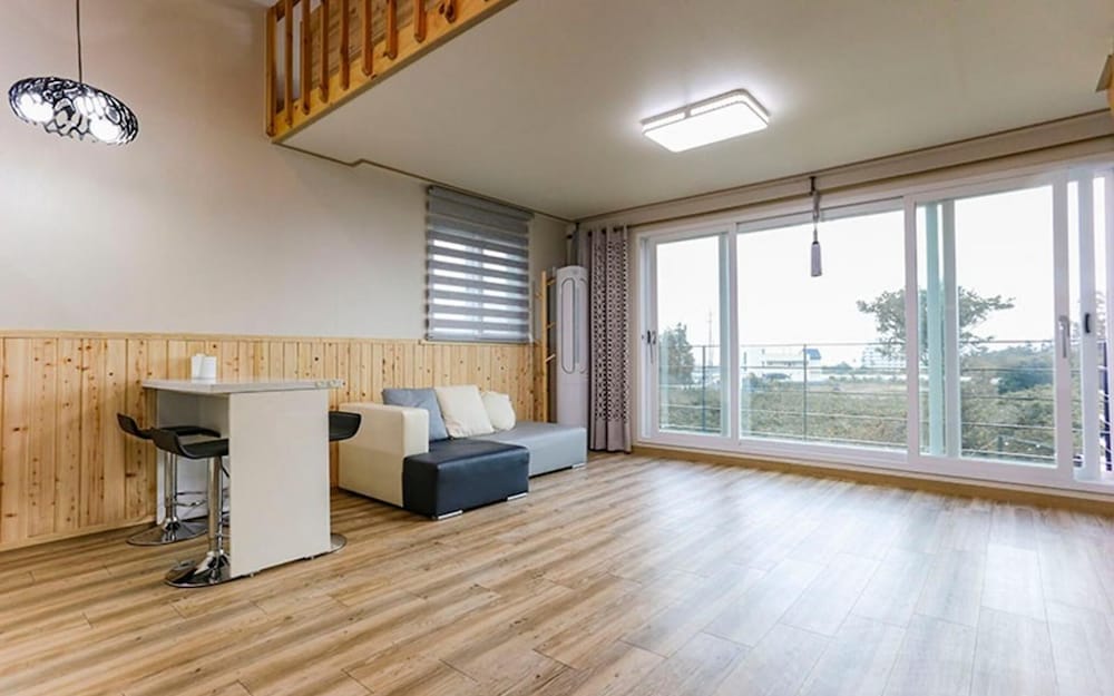 Seogwipo Sangchoone Pension view 5