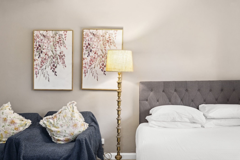 Chic Urban Paddington Escape