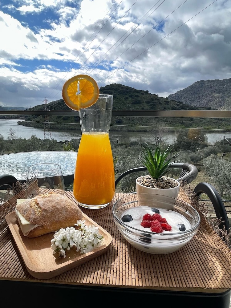 Douro Elegance Suites
