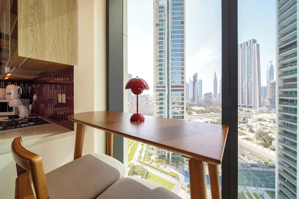 PVH - 2BR Artistic Retreat in Downtown Views 2