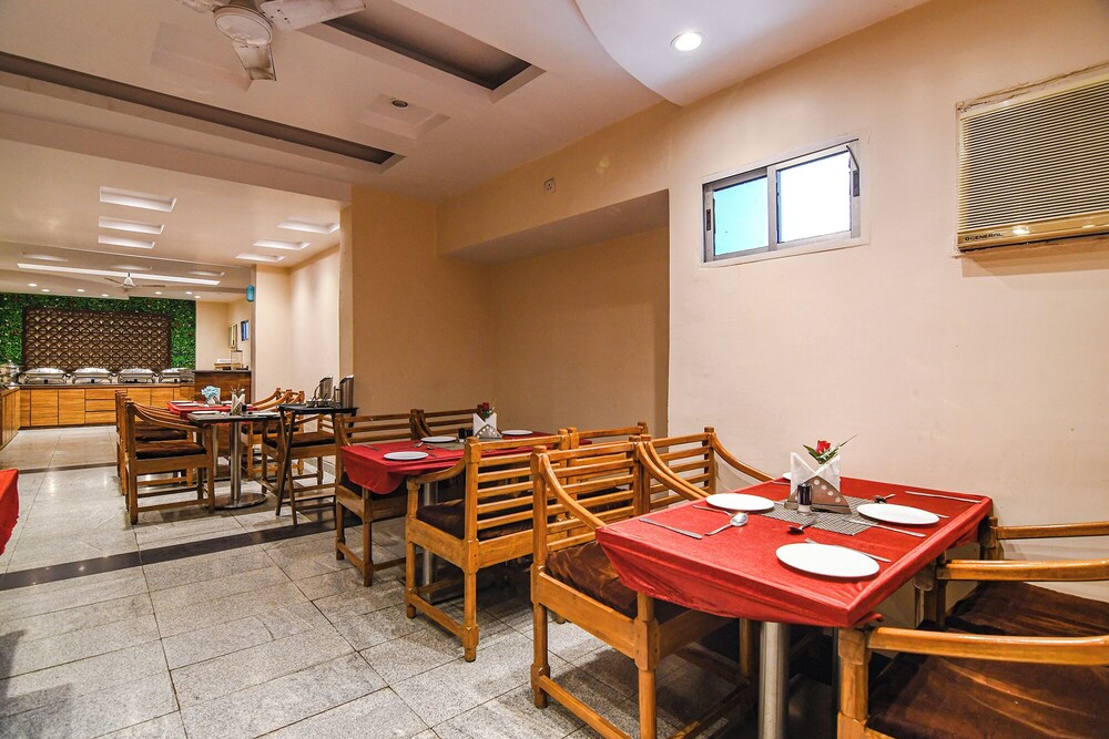Fabhotel Shivani International