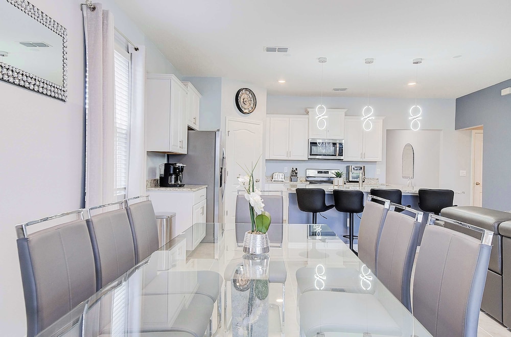 7643 Beautiful 6-bedroom Family Home With Private Pool Near Disney World
