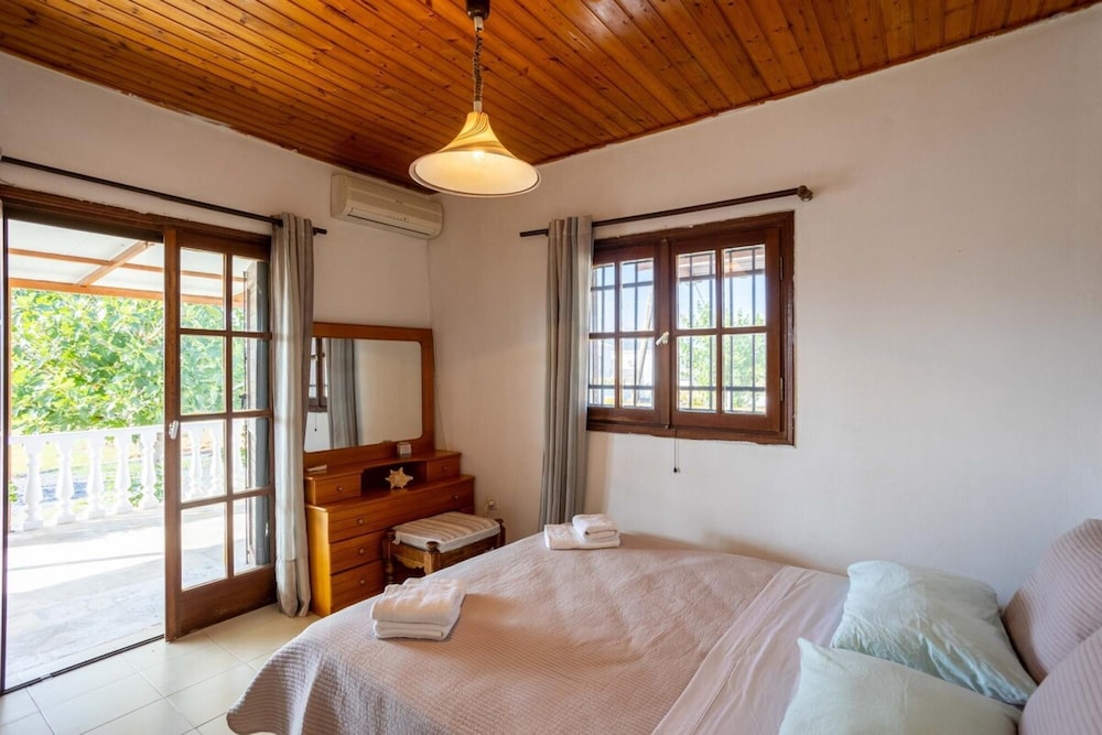 Seaside Retreat for Families and Pets view 2