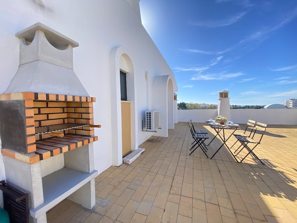Albufeira Central 8 by Homing