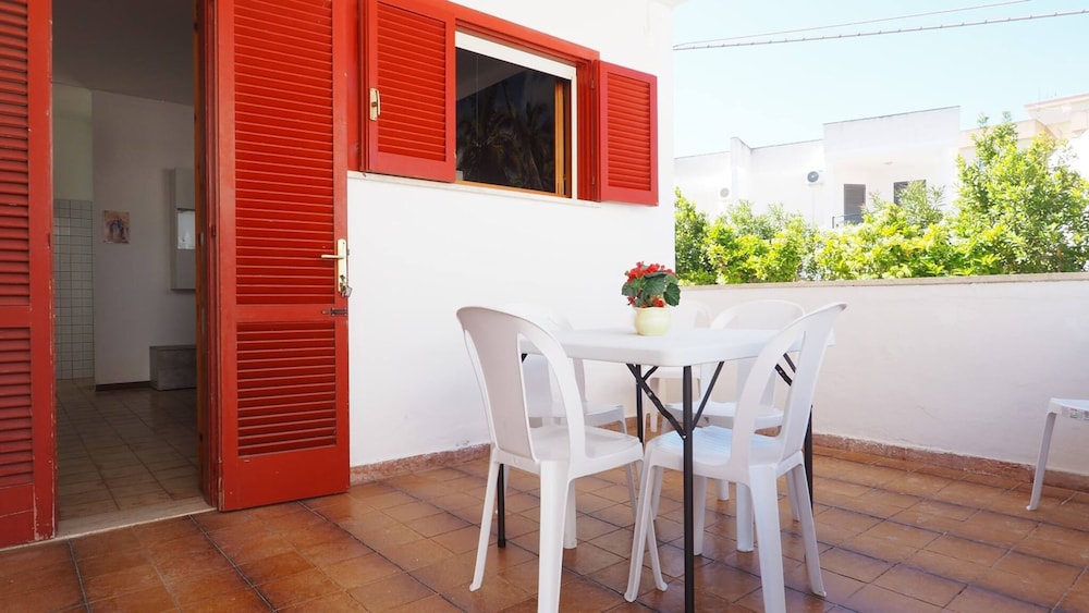 Mimosa - House 5 Places 2 Bedrooms on the Beach