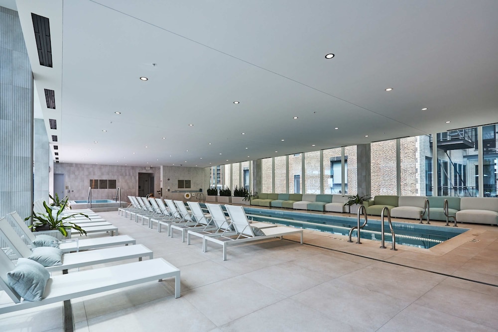 Sky-high Living Lake Views Elite Experience